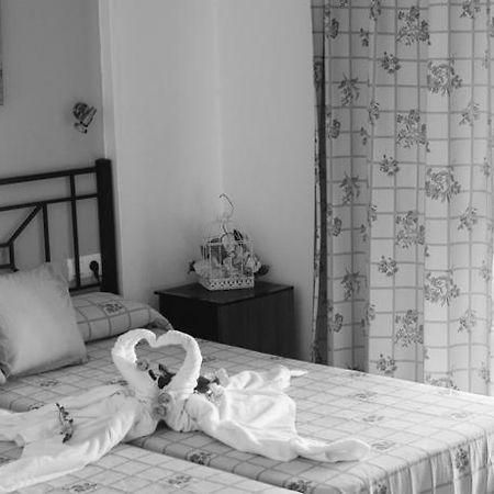 Hostal Malia Conil De La Frontera Ngoại thất bức ảnh