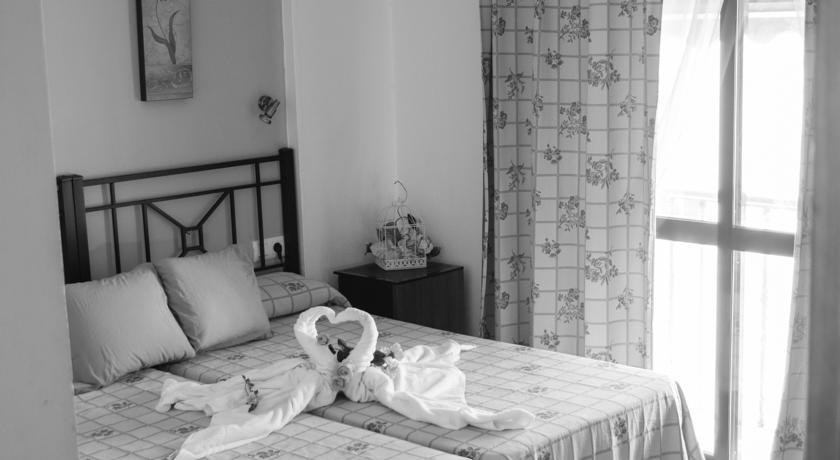 Hostal Malia Conil De La Frontera Ngoại thất bức ảnh