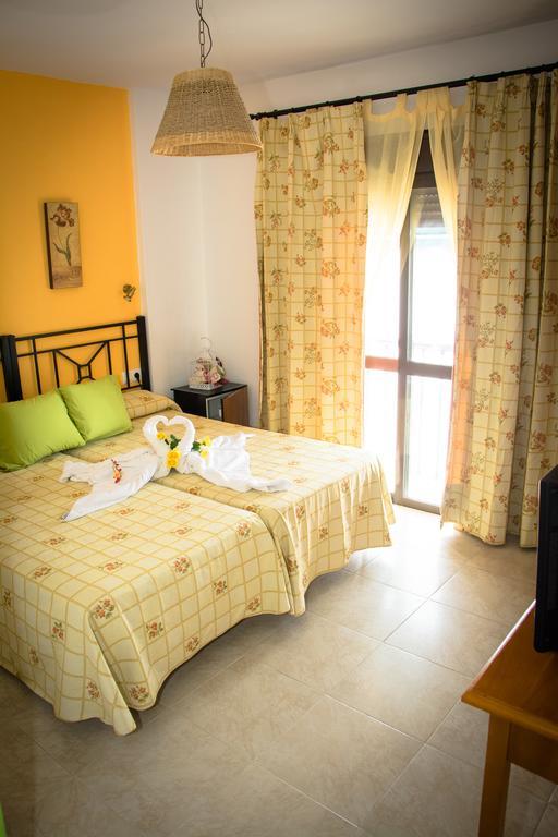 Hostal Malia Conil De La Frontera Ngoại thất bức ảnh